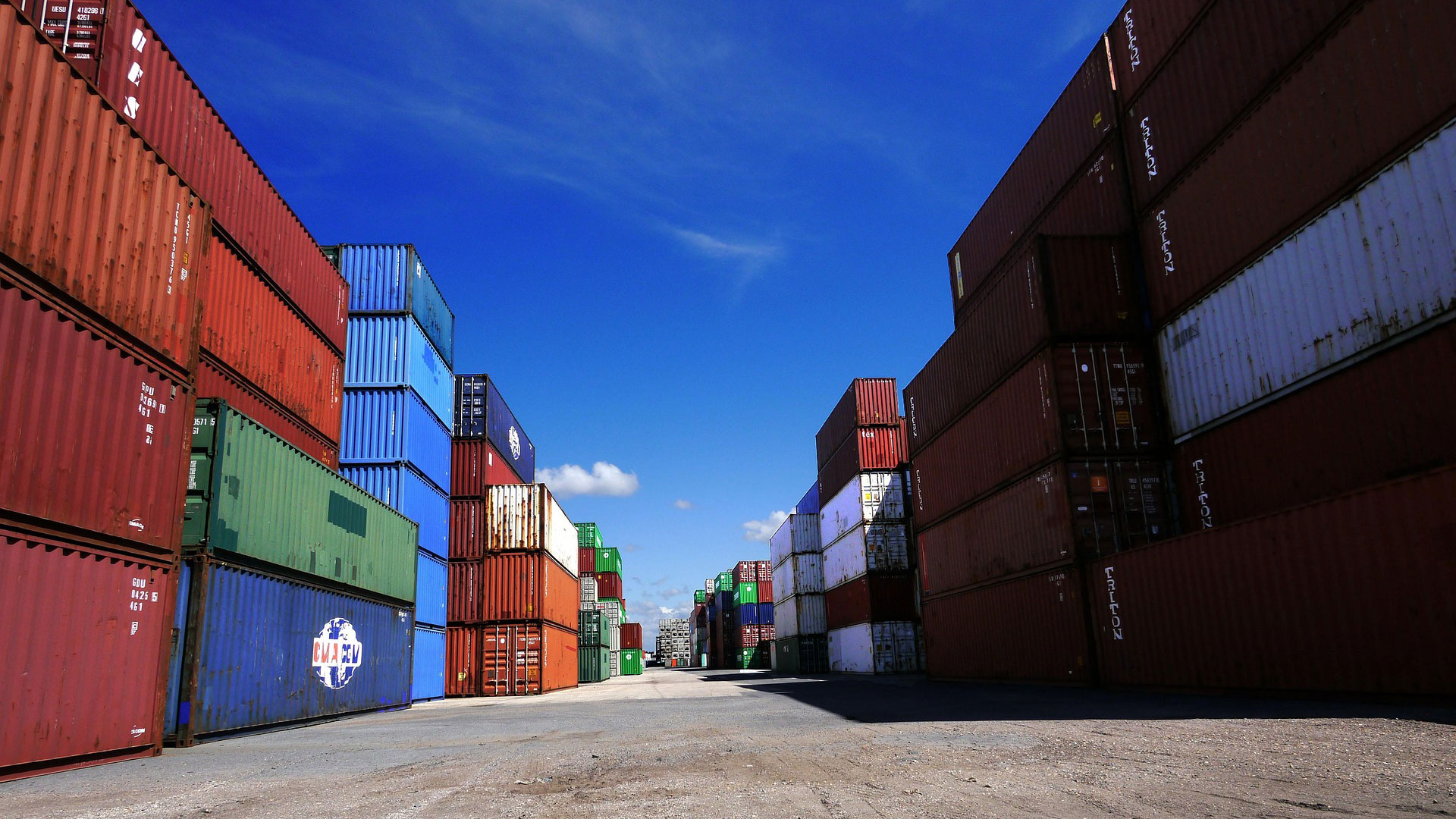 Lastcontainrar i hamnområde