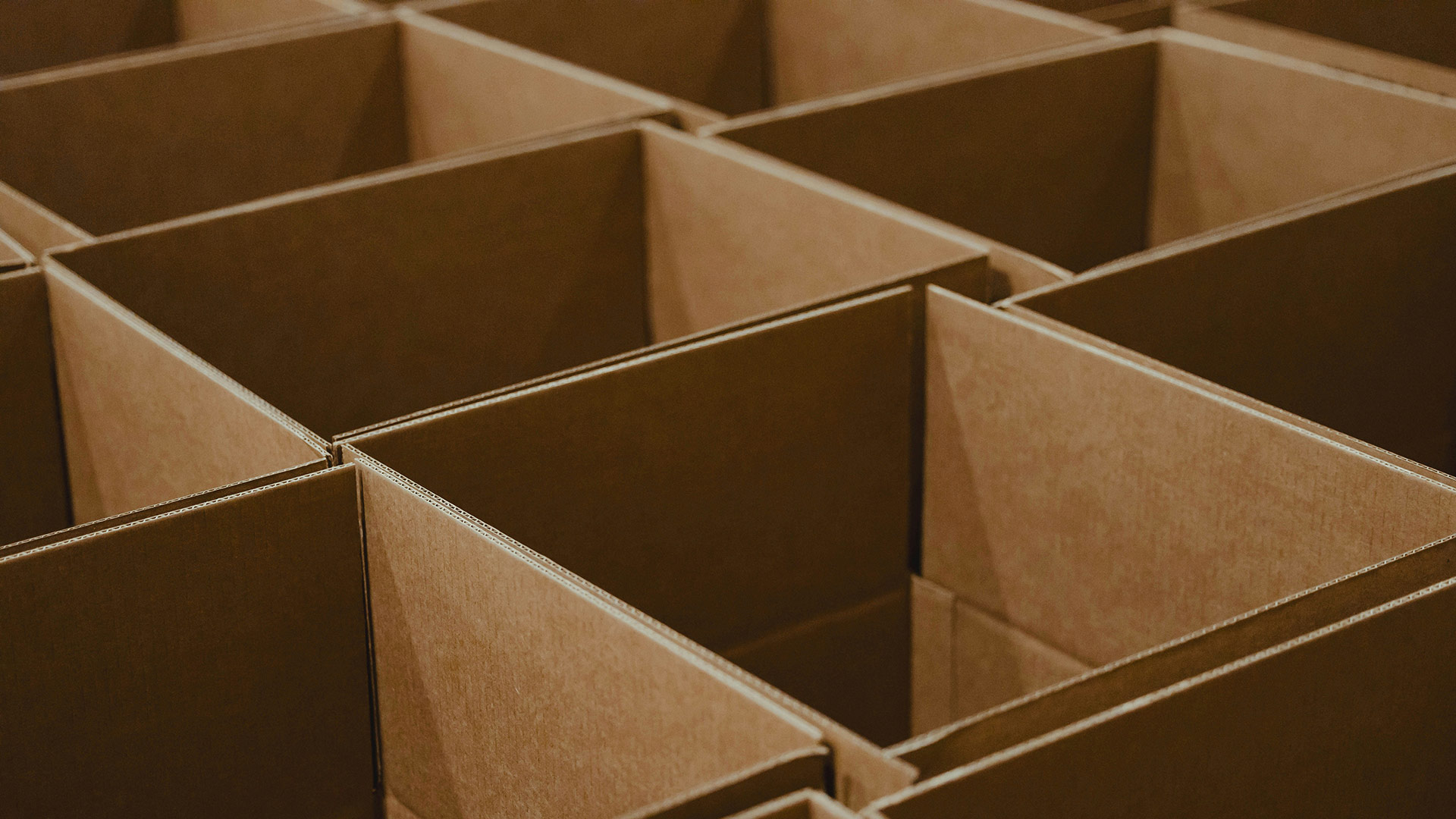 Fotograf: Luke Heibert
Bildbyrå: Unsplash Flera öppna kartonger