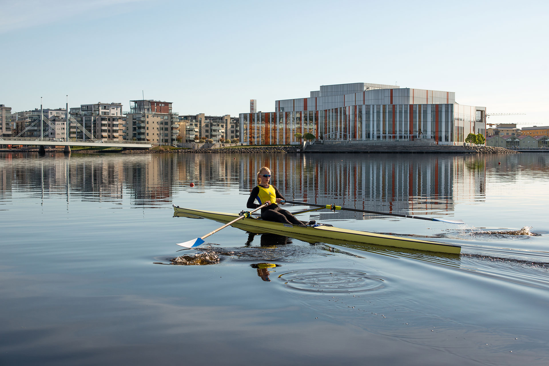 Fotograf: Peter Appelin Rodd i Munksjön, Jönköping