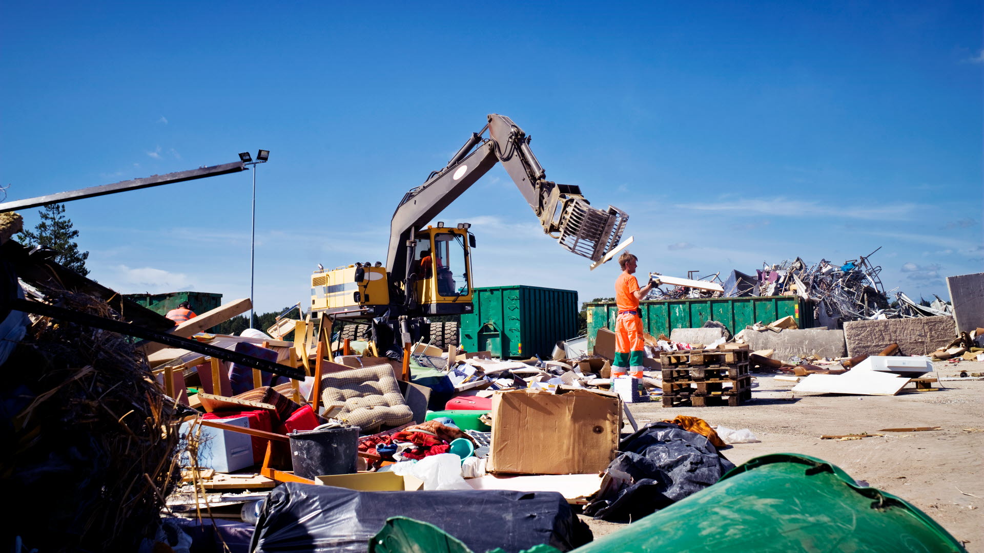 Fotograf: Alex & martin photographers
Bildbyrå: Johnér Grävmaskin på soptipp, Uppsala