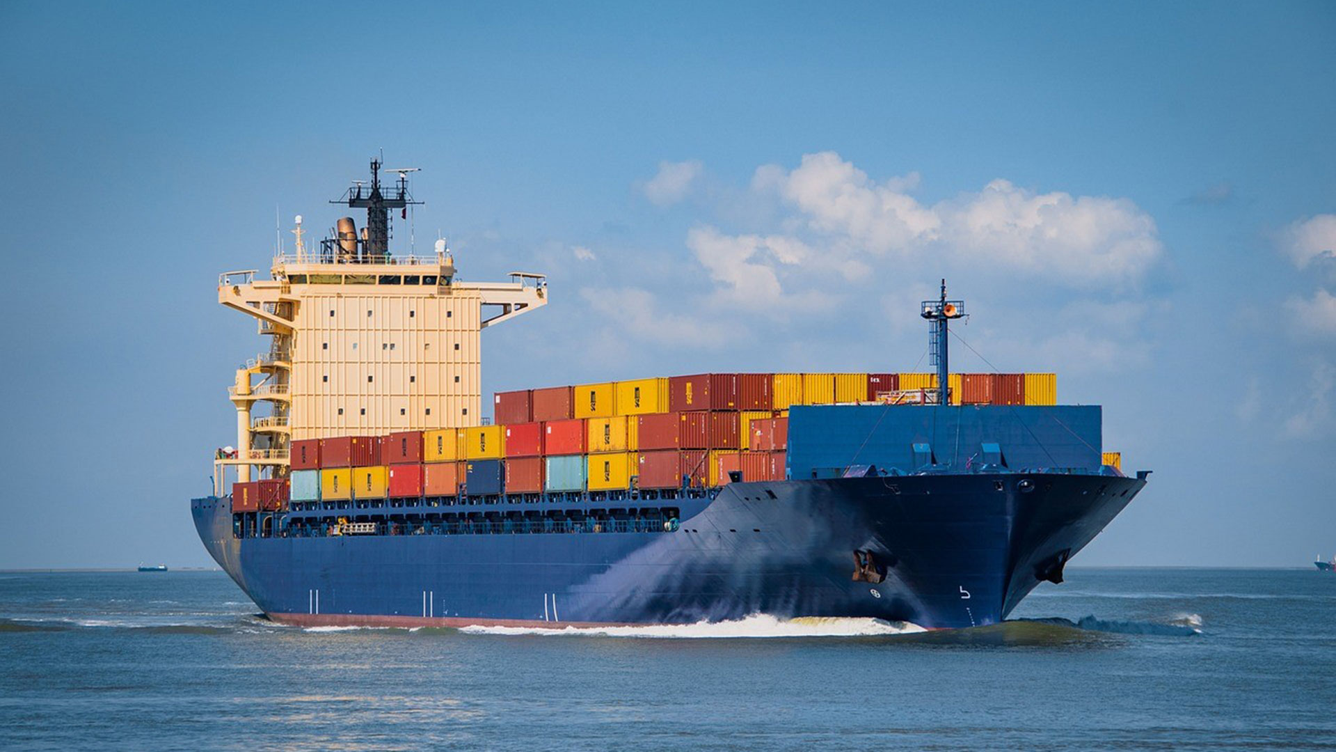 Fraktfartyg på havet